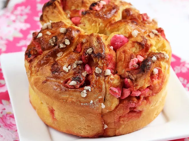 Brioche aux pralines roses